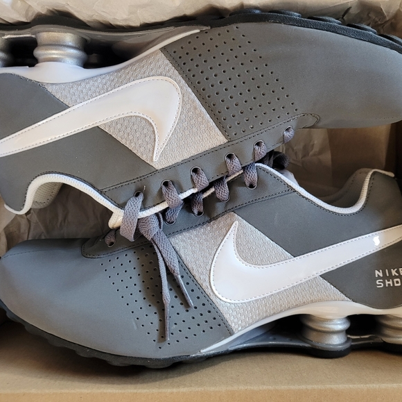 Nike Shox deliver size 10 brand new in box - Picture 2 of 7